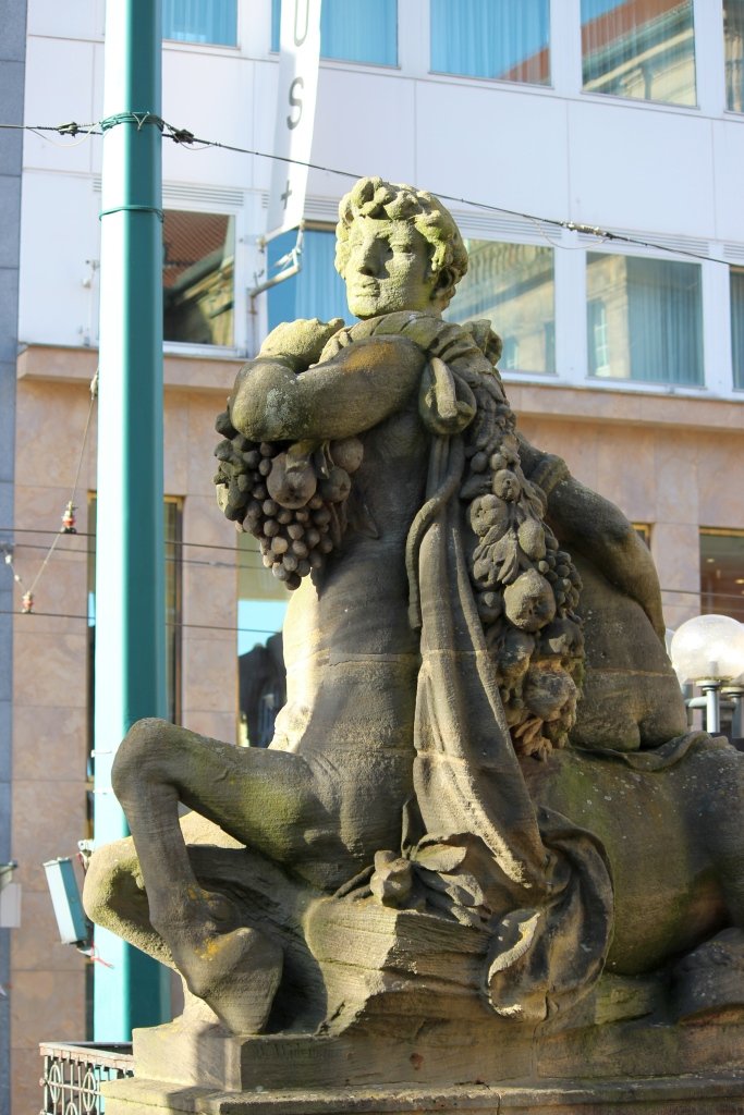 Statuen am Kasseler Rathaus